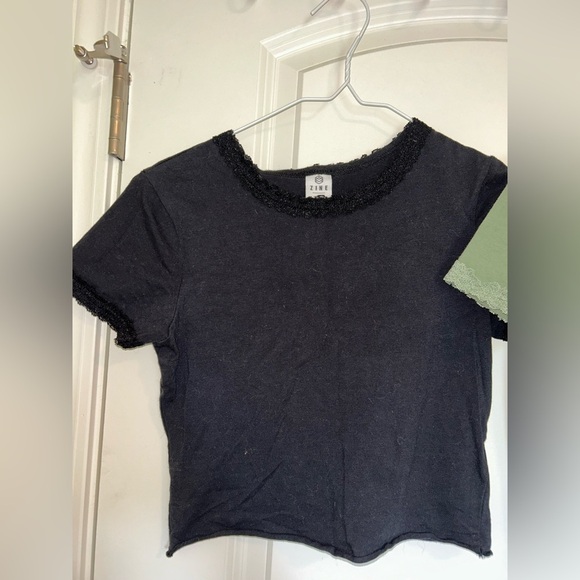 Zine Clothing Black and Green Short Sleeve cropped Tees with lace trip - Picture 3 of 4